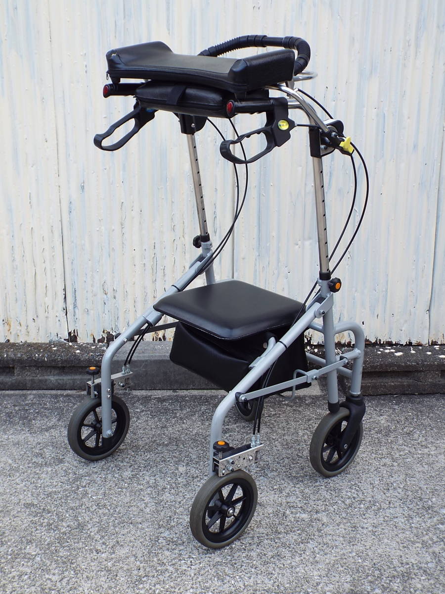 前腕 支持型歩行器ラビット