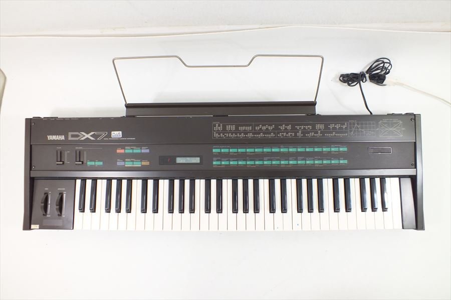 □ YAMAHA ヤマハ DX7 シンセサイザー キーボード 通電OK 鍵盤楽器 中古 現状品 221006Y3028