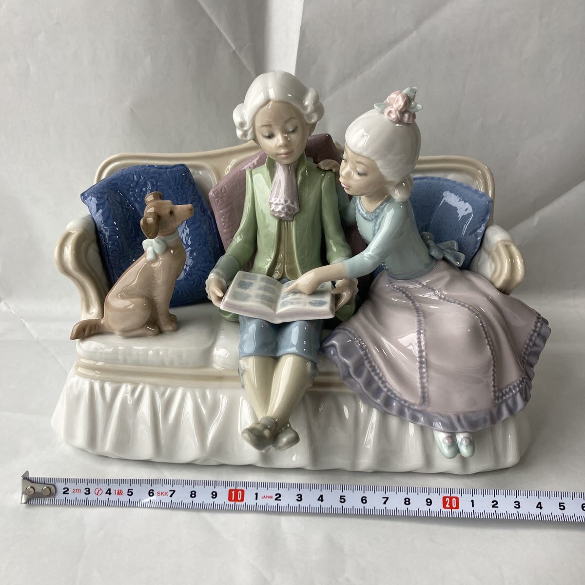 リヤドロ LLADRO おめかししようね 6862 フィギュリン 【公式通販】