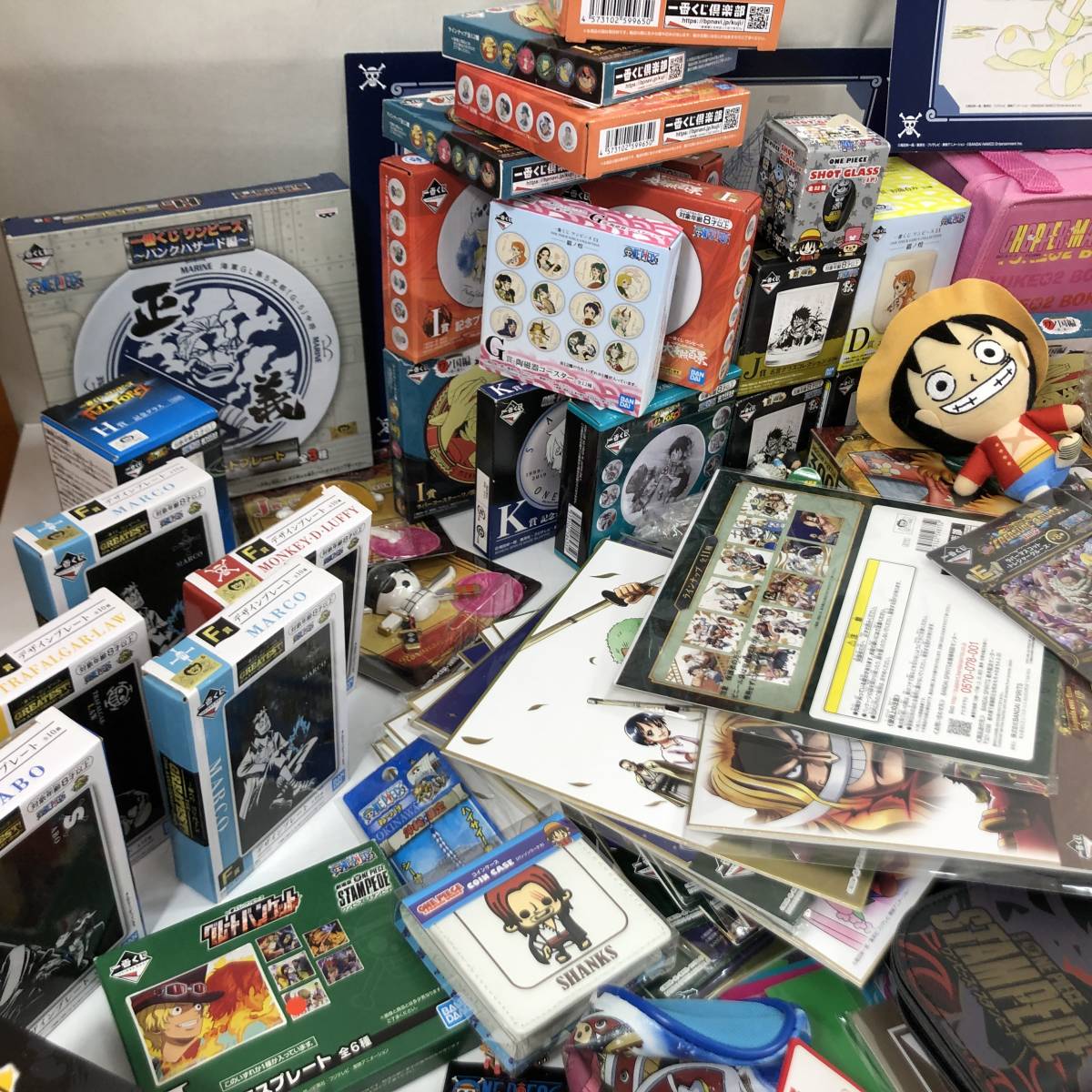 8271)【ワンピース】グッズ 大量まとめ / 一番くじ ぬいぐるみ クリア