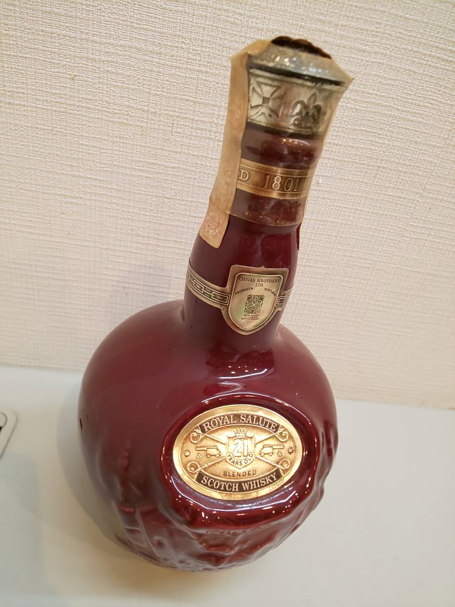 21年 ロイヤルサルート 700ml 陶器ボトル 赤 SALUTE ROYAL スコッチ