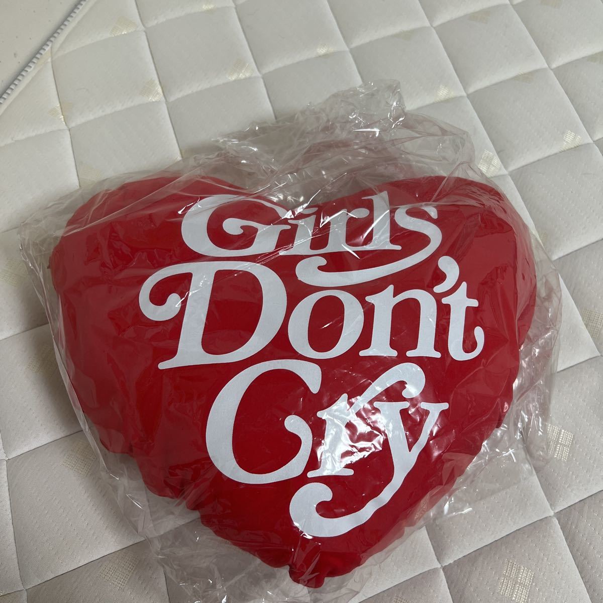 girls don't cry クッション 新品 Girls Don't 【公式通販】