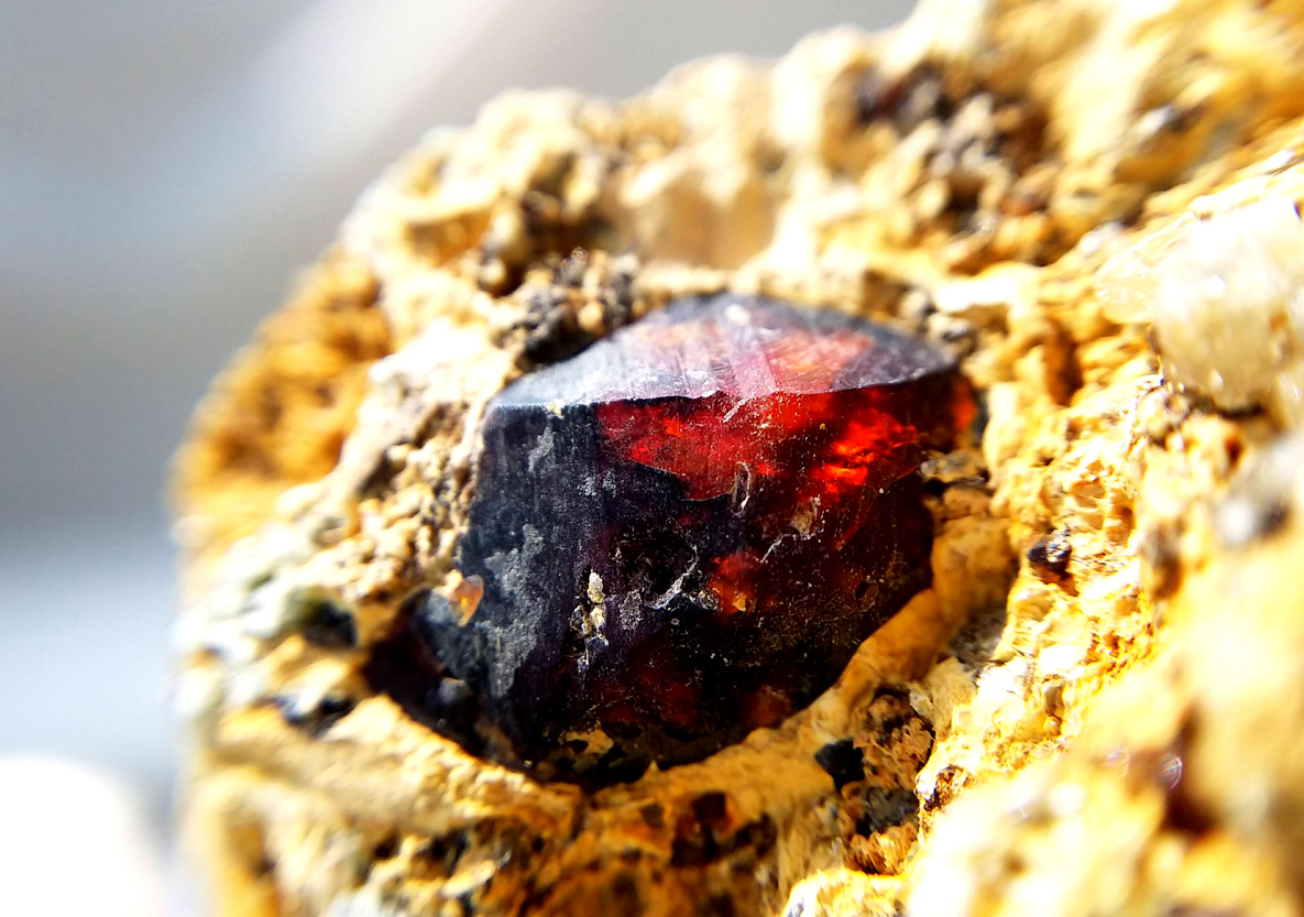  クリノヒューマイト コンドロダイト 斜ヒューム石 結晶 原石 標本 約310ct アフガニスタン産 2(原石)｜売買されたオークション情報、yahooの商品情報をアーカイブ公開 - オークファン 原石