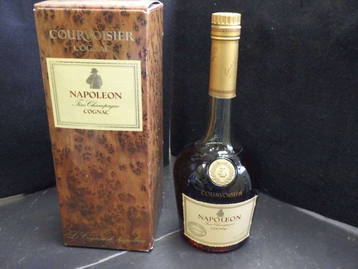 クルボアジェ ナポレオン COURVOISIER 700ml NAPOLEON ブランデー 