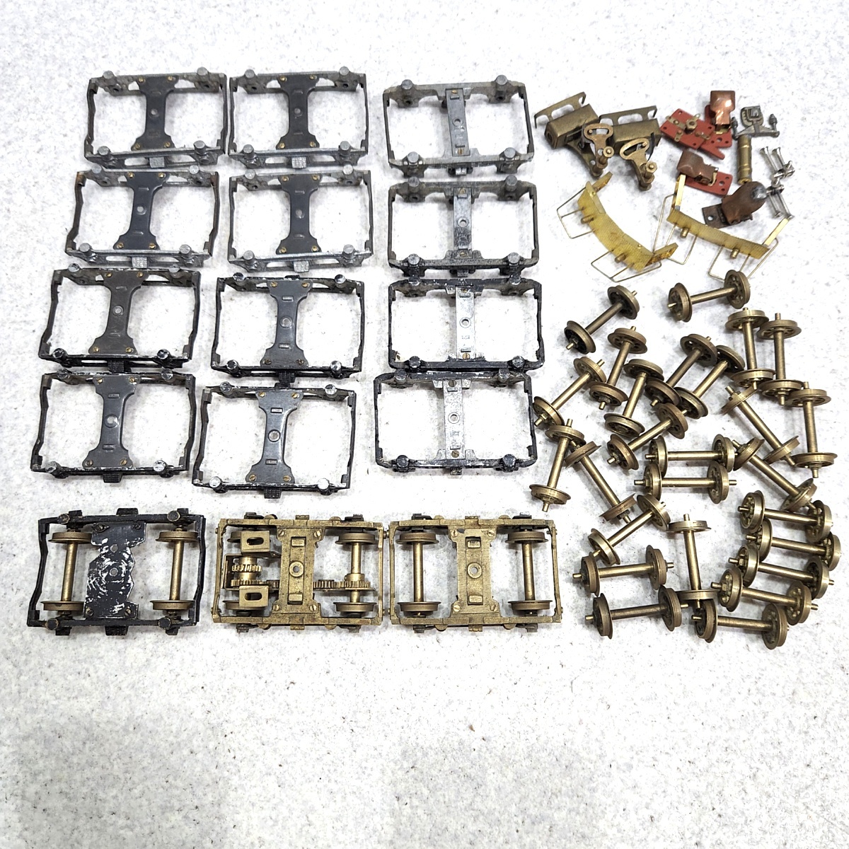  Oゲージ パーツ 大量セット 台車 車輪等 真鍮他 60s22-2554(Oゲージ)｜売買されたオークション情報、yahooの商品情報をアーカイブ公開 - オークファン Oゲージ