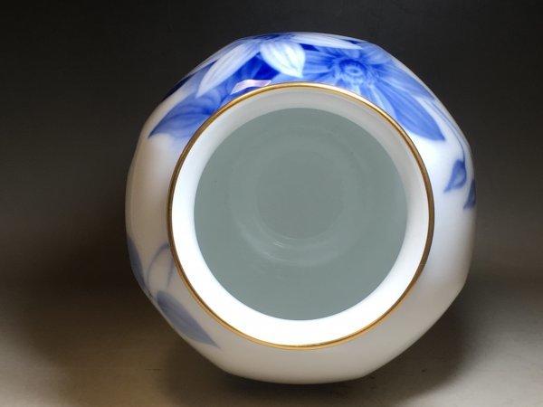 大倉陶園 花瓶 - メルカリ フラワーベース クレマチス 28cm | ブルーローズ 安い商品を通販サイトから探す 花瓶」の人気商品一覧 大倉陶園（花瓶）のフリマアイテム一覧 花瓶の通販 花器 花瓶・フラワースタンドの人気アイテム 薔薇柄