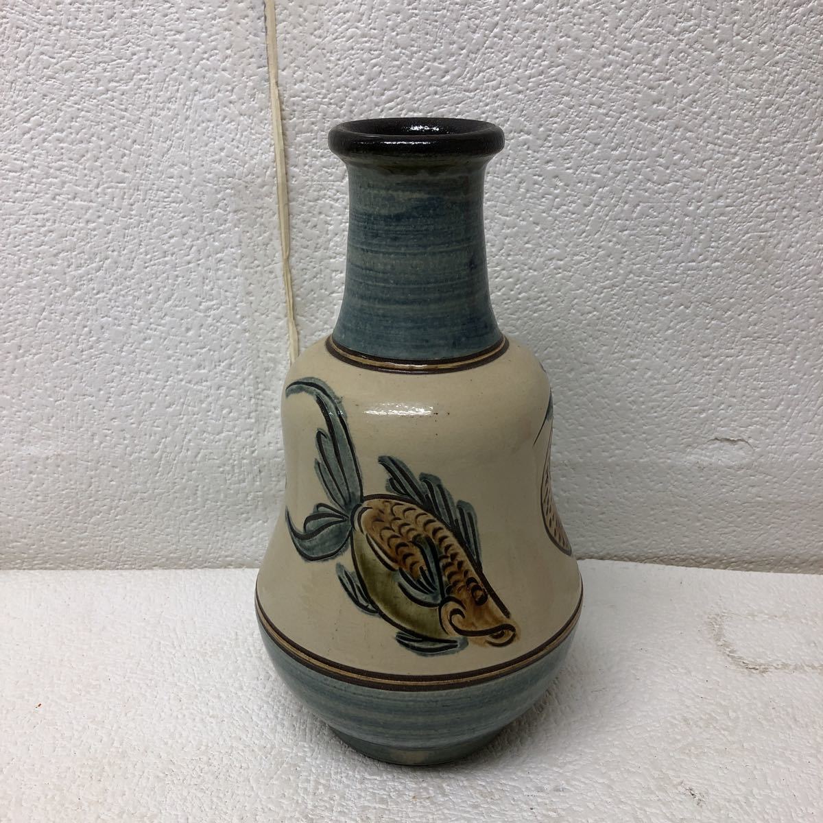 1018I 花瓶 壺 壷 ツボ 鯉 コイ 魚 陶器 陶芸 兼 骨董品 アンティーク 