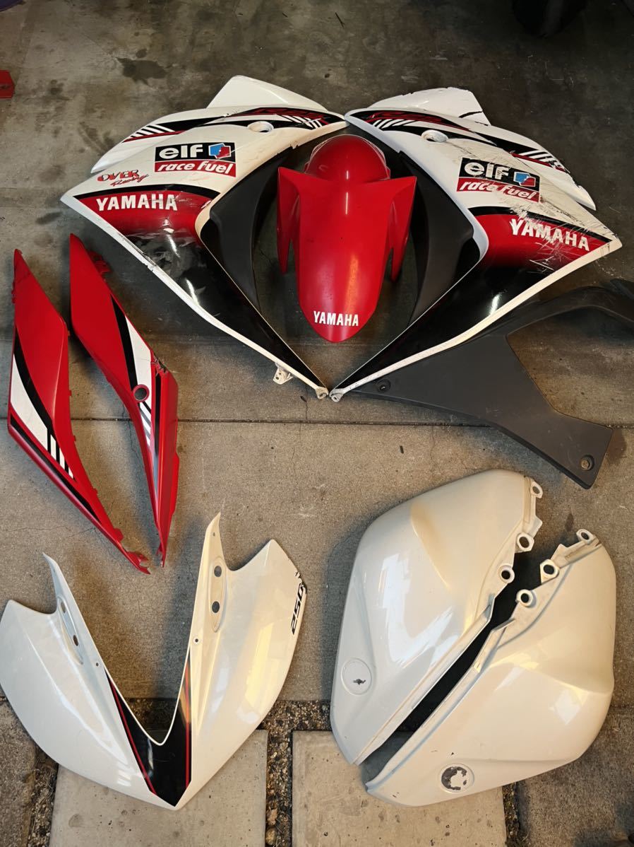 送料無料 YZF-R25 純正カウルセット ジャンク品 赤/白 R3 ヤマハ 