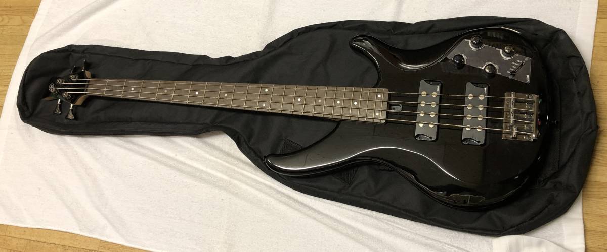 YAMAHA/ヤマハ ベース TRBX304 現状品 ソフトケース付属 TRBX304