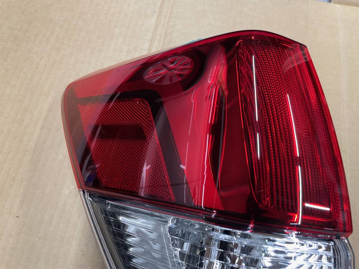 スバル フォレスター SK9 純正 左 テールライト 84912SJ050