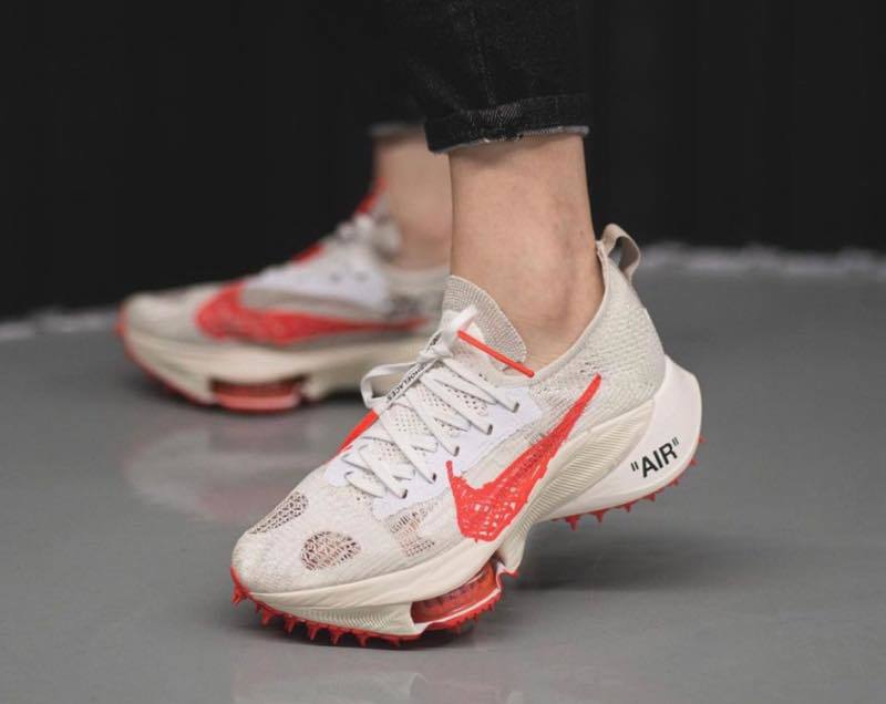 3.1万★良品 2021年モデル NIKE ナイキ エア ズーム テンポ ネクスト% x Off-White Solar Red US8.5 JP26.5cm スニーカー