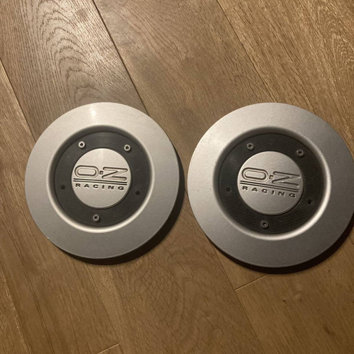 OZ racing futura フッツーラ センターキャップ 2枚 希少 18インチ OZ 