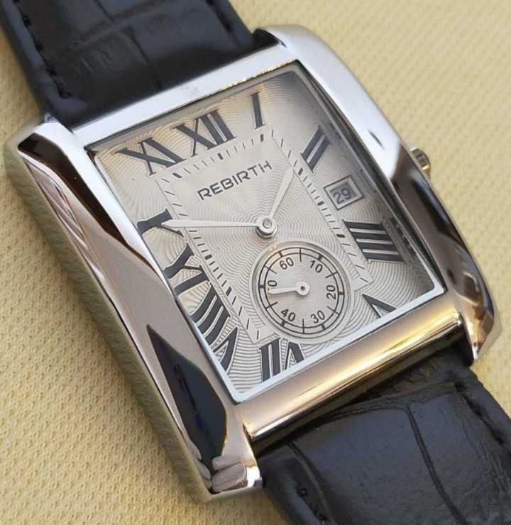 お買い得2000円off!!【新品微小ジャンク】'ルイタンク'オマージュ レクタンギュラー 日付機能 スモールセコンド RE シルバー/白文字盤/黒革