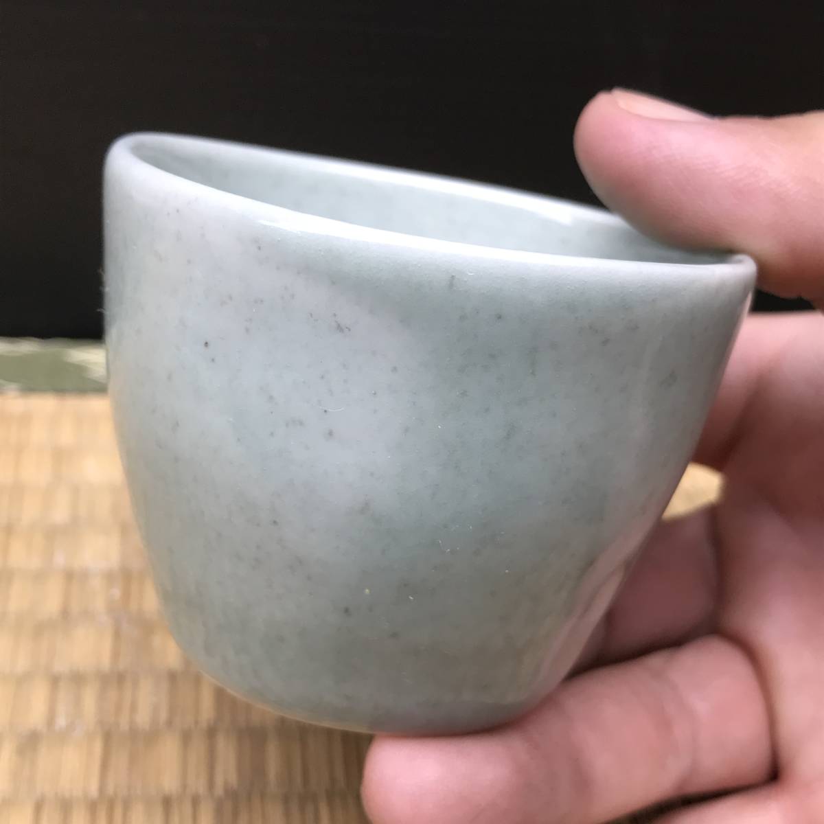 猪口 ちょこ 小鉢 ぐい呑み しのぎ 青磁？の盃 ぐい飲み 盃 酒器 杯