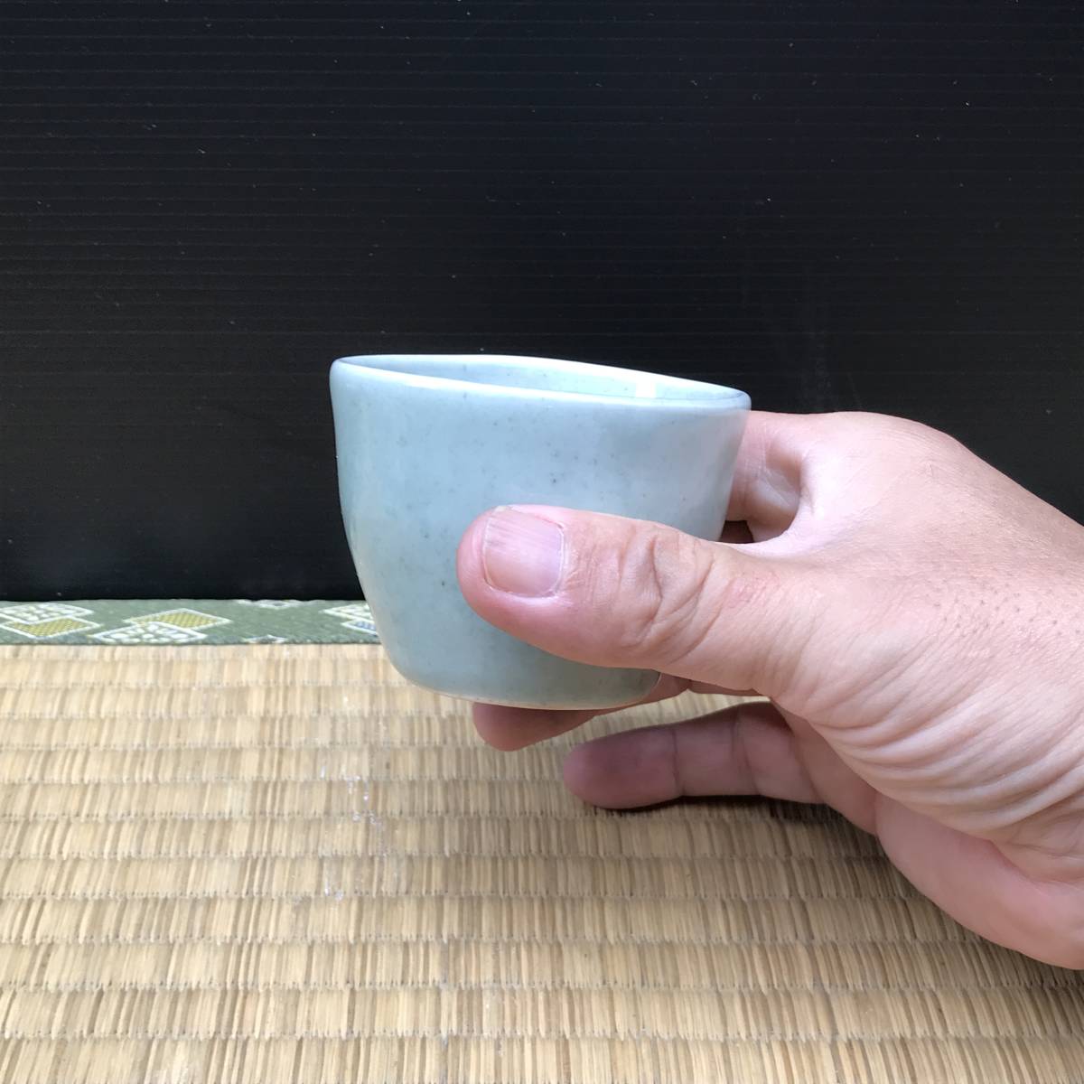 猪口 ちょこ 小鉢 ぐい呑み しのぎ 青磁？の盃 ぐい飲み 盃 酒器 杯