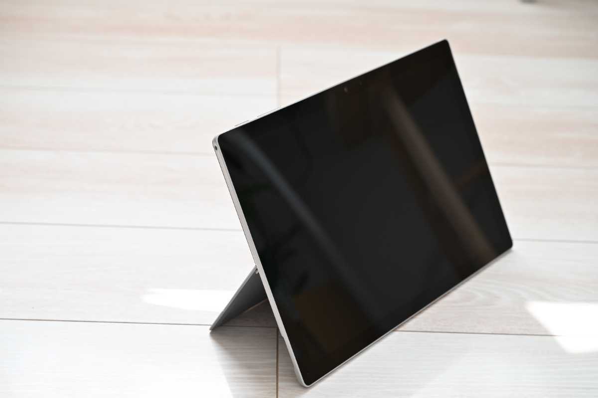 Surface Pro6 i7 256GB 8GBタイプカバー、ペン、ディスプレイケーブル 