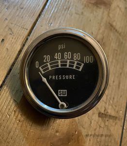 タイムセール商品 Neofactory ネオファクトリー アクセル 100psiオイルプレッシャーゲージ 汎用 楽ギフ 包装 Parc Eolien Flacey Logron Fr