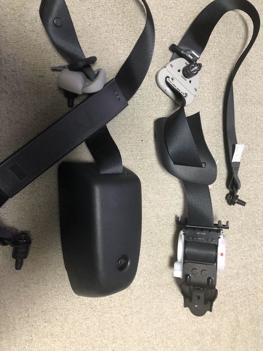 ハイエース純正品 新車外し！シートベルト！ ハイエース 200系 純正