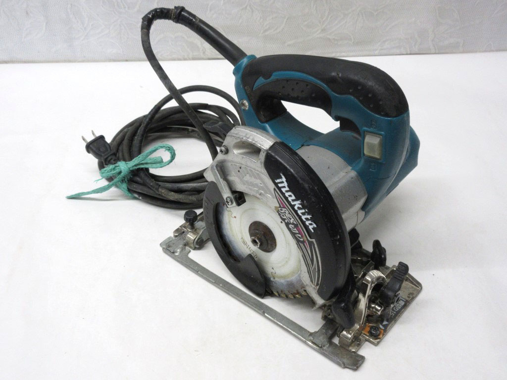 11K065 makita マキタ 125mm 内装マルノコ [モデル5241] 通電OK ジャンク扱い イタミ多数 部品取り 売り切り