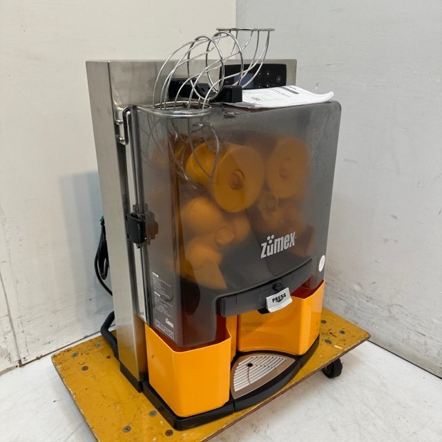 Zumex ジューサー Essential Pro 2019年製 動作確認済 W470xD500xH750 単相100V 業務用/ジュースディスペンサー/生絞りオレンジジュース