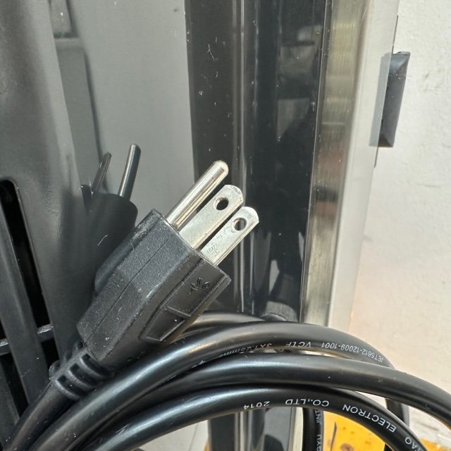 Zumex ジューサー Essential Pro 2019年製 動作確認済 W470xD500xH750 単相100V 業務用/ジュースディスペンサー/生絞りオレンジジュース