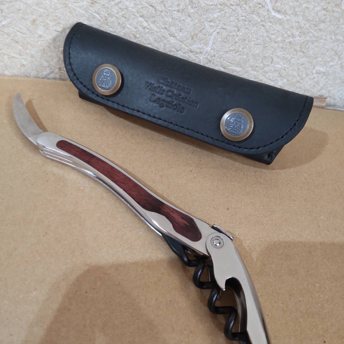 ソムリエナイフ シャトーラギオール LAGUIOLE 専用ケース付 キッチン