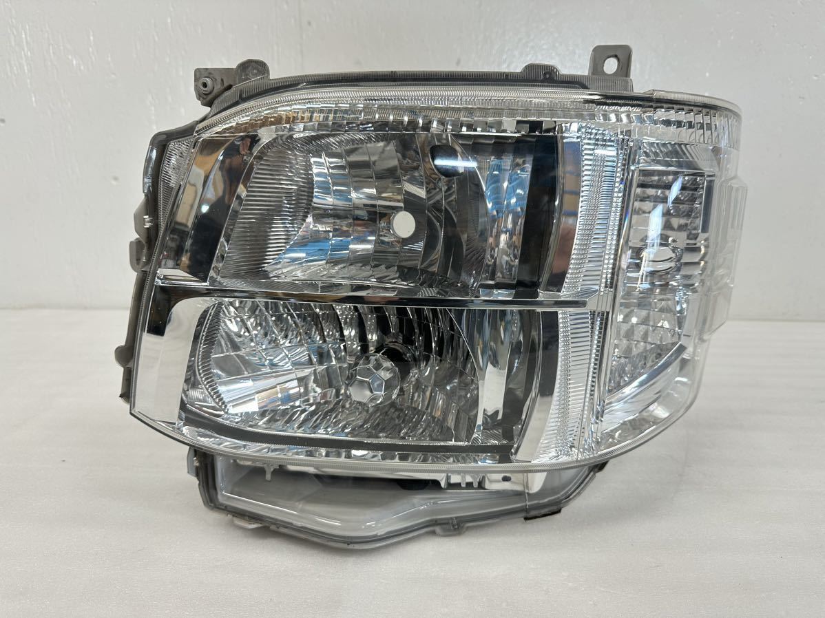 4N15 ハイエース 200 3型 純正 HID ヘッドライト 左 KOITO 26-129 刻印