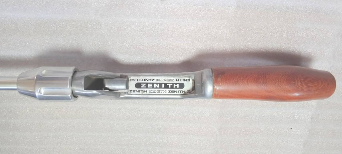 ZENITH ゼニス リボルバー ガングリップ ABU 5500C 4500C のシルバーに