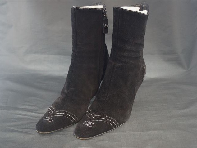 ◆ CHANEL / シャネル ココマーク スエード ブーツ レディース ブラック サイズ：37 1/2 （24.5㎝相当）133933