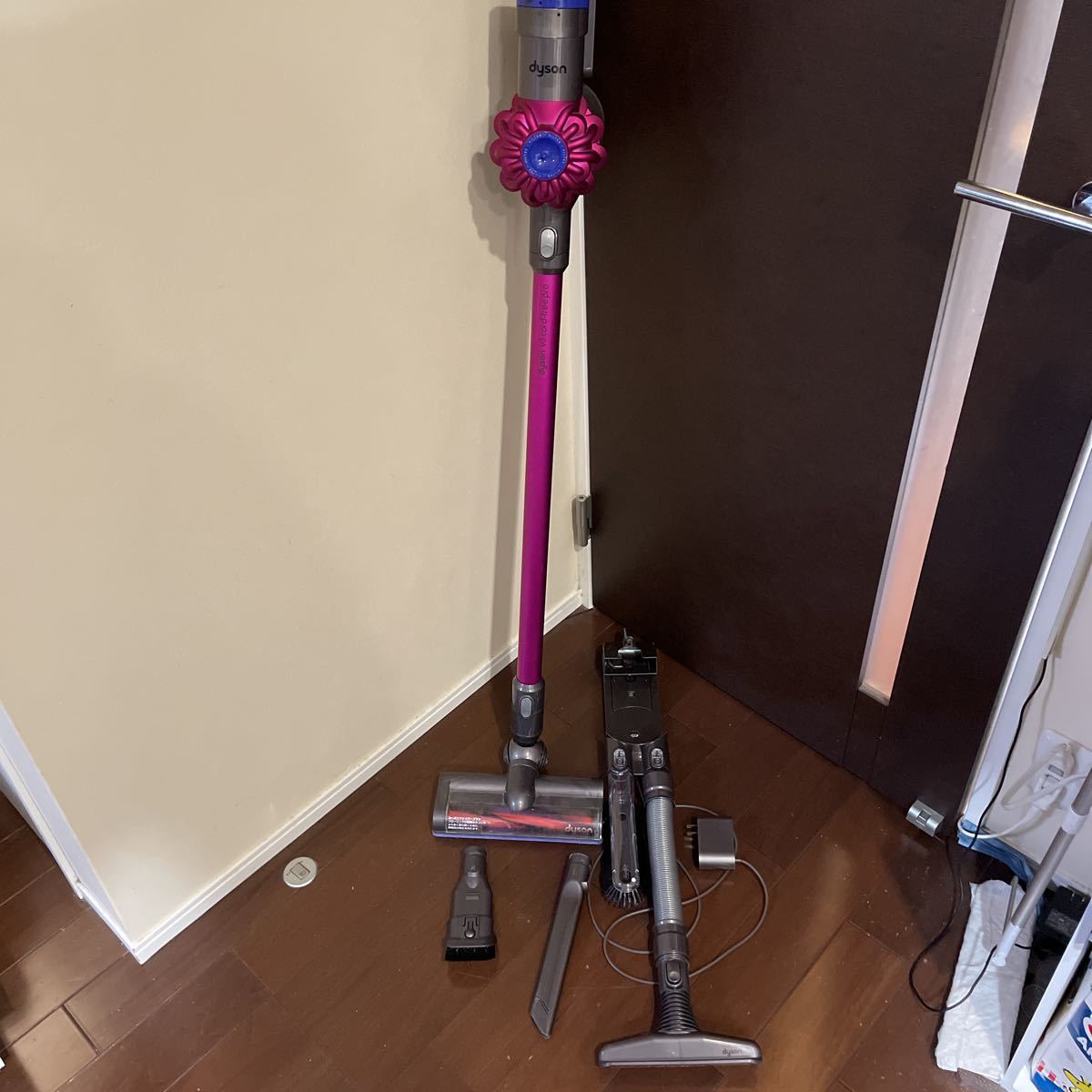 SV07 ダイソン コードレススティッククリーナー Dyson 掃除機 V6