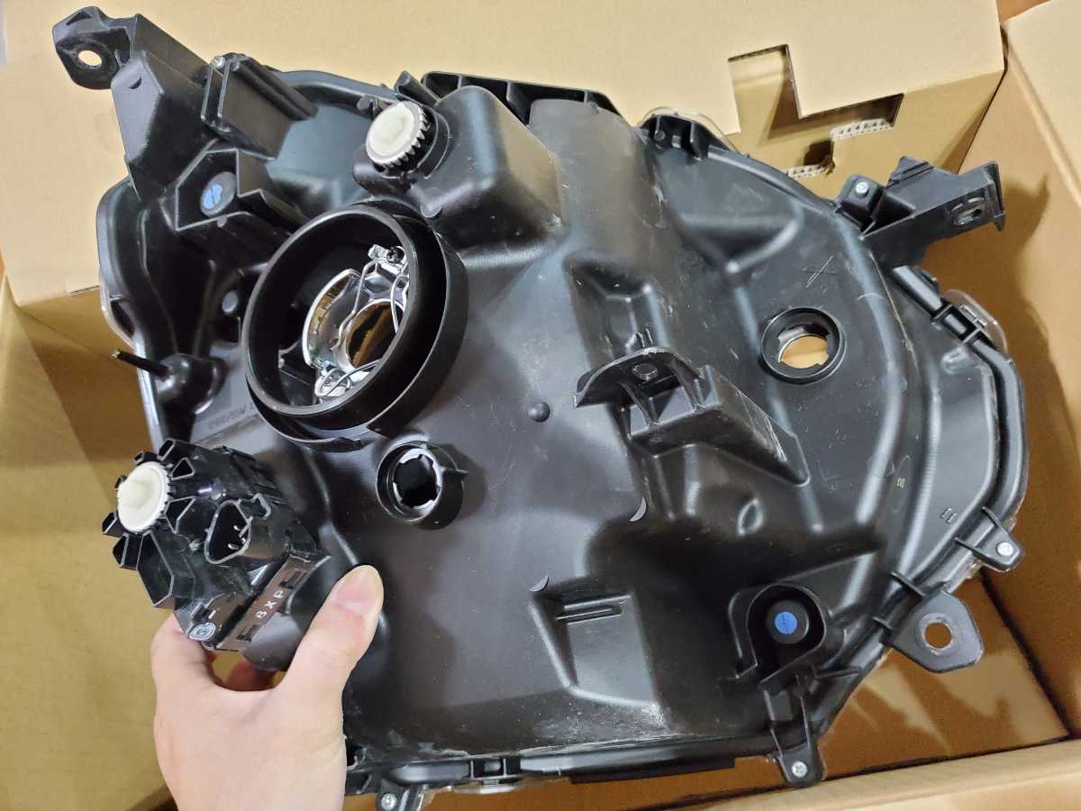 キャンバス 左ヘッドライト KOITO 100-69039 ムーヴキャンバス LA800S