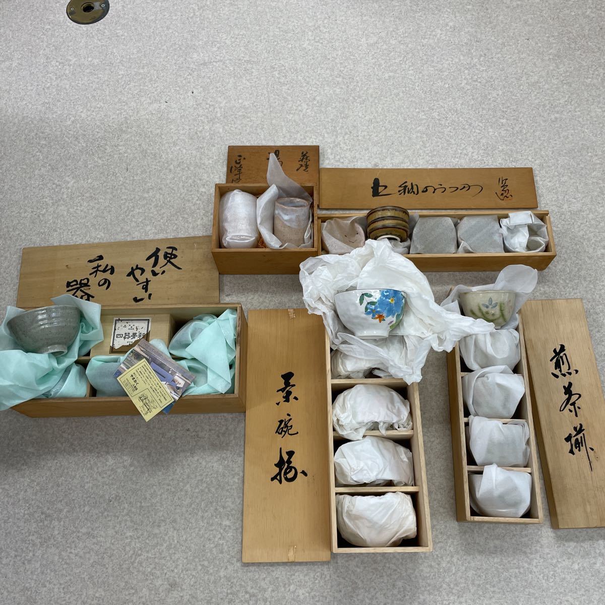 木箱入り 和食器 5客セット 陶器 湯呑 湯呑み メルカリ - △木箱入り和 
