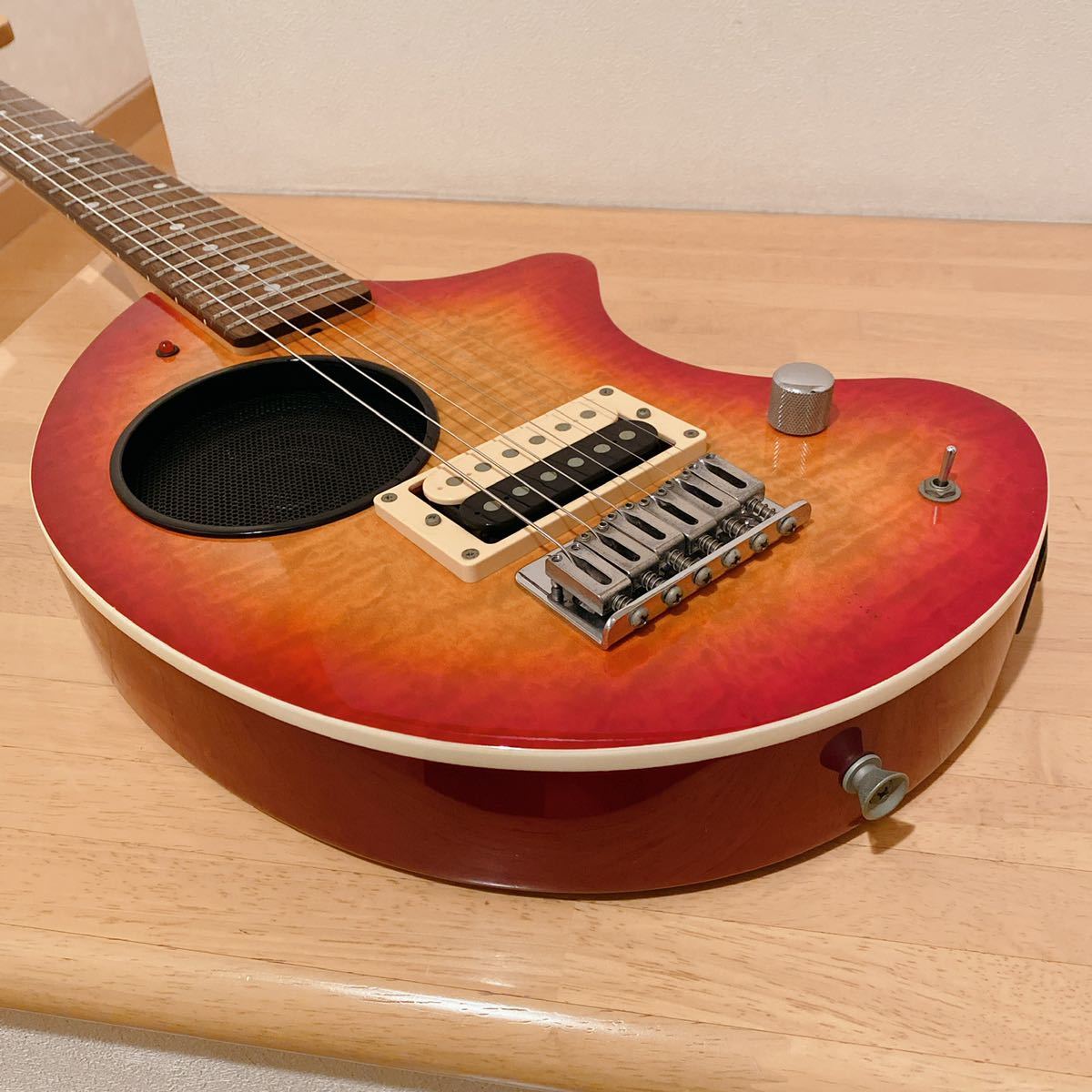 ZO-3 FERNANDES ギター ミニギター アンプ内蔵 チェリーサンバースト 