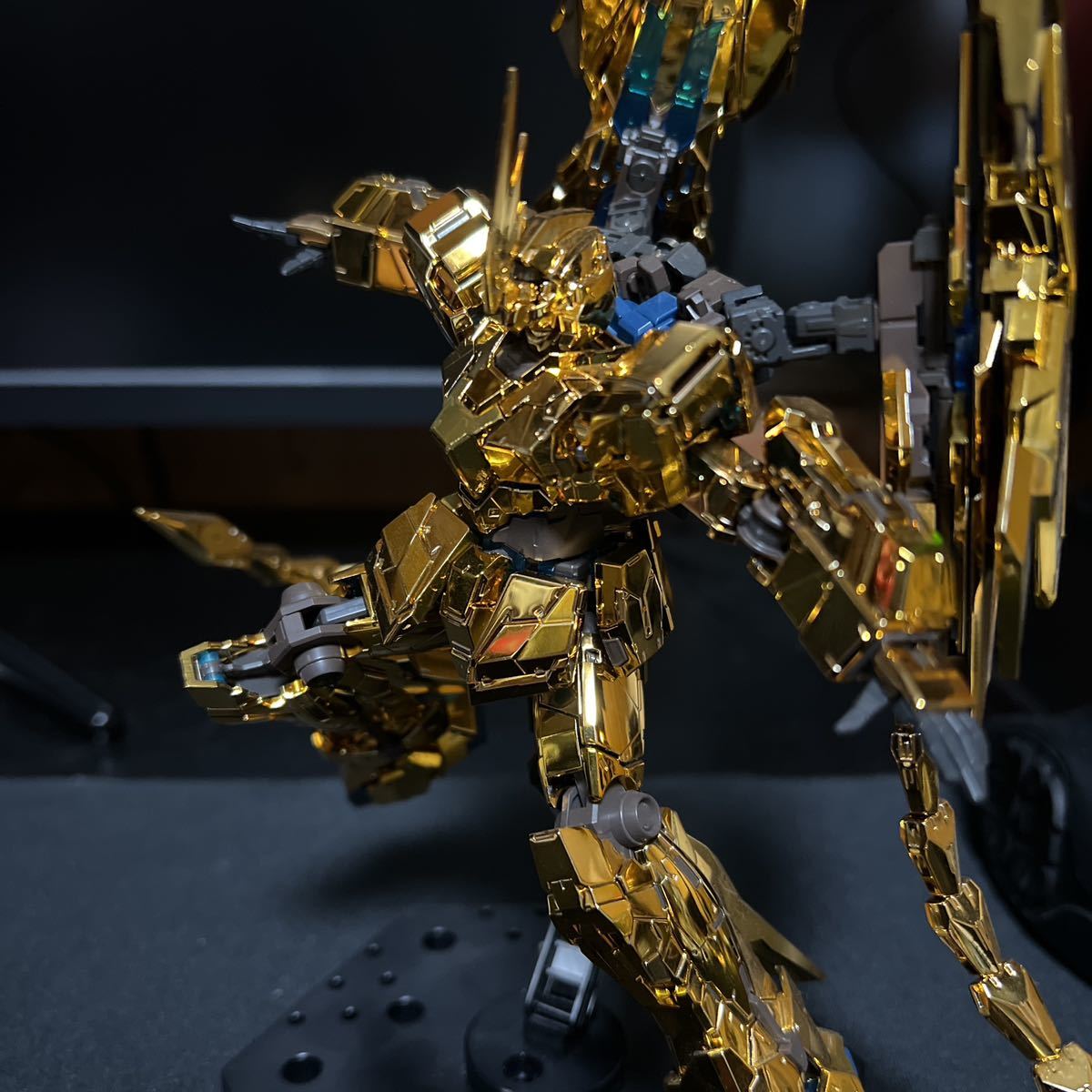 RGユニコーンガンダム3号機フェネクス 一部塗装済み完成品 RG