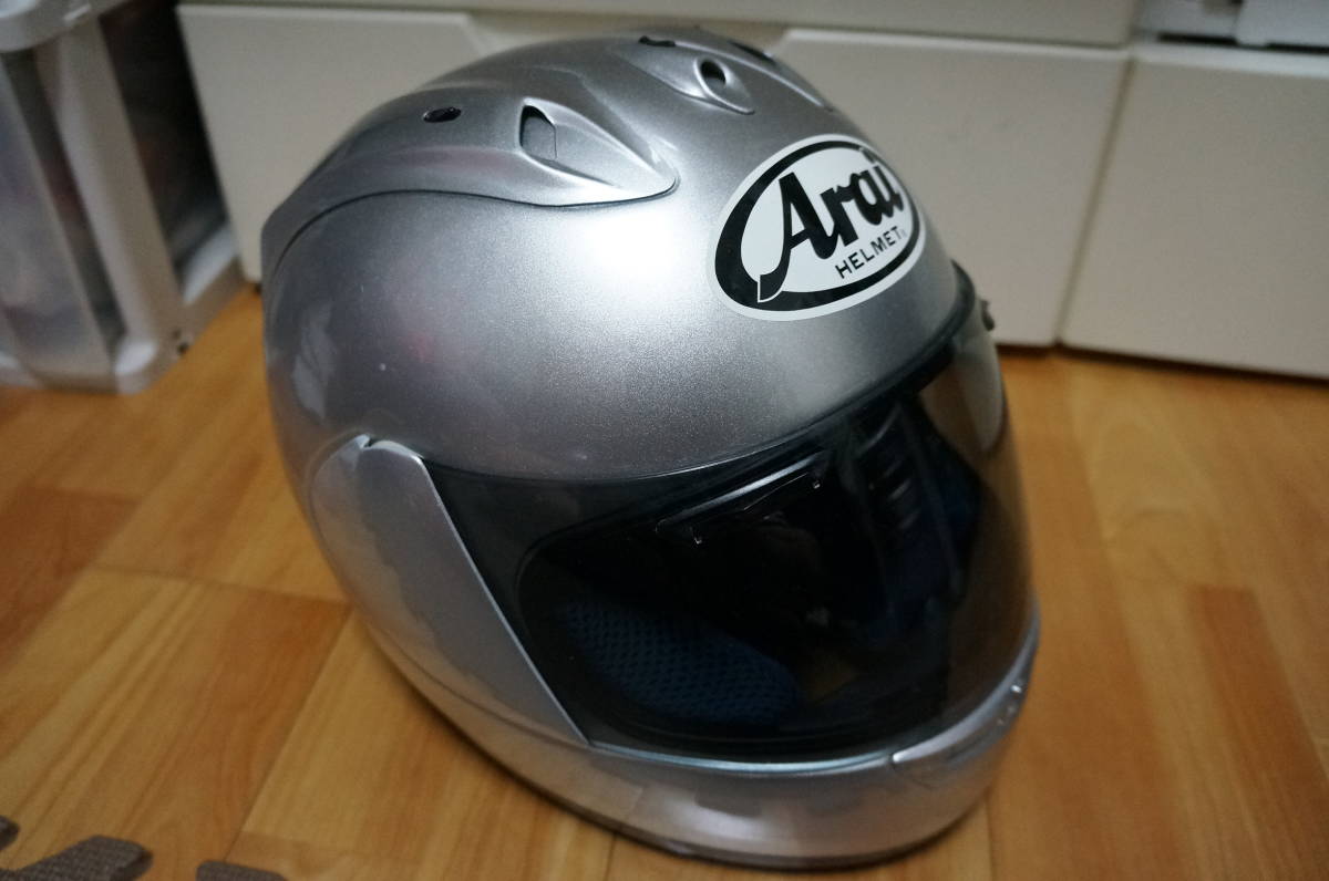 大人気，SALE Arai 当時の最高峰モデル シグネットRR SIGNET RR アライ ヘルメット シルバー アゴ下のフチゴムなし(Mサイズ)｜売買されたオークション情報、yahooの商品情報をアーカイブ公開 - オークファン フルフェイス（オンロード用）
