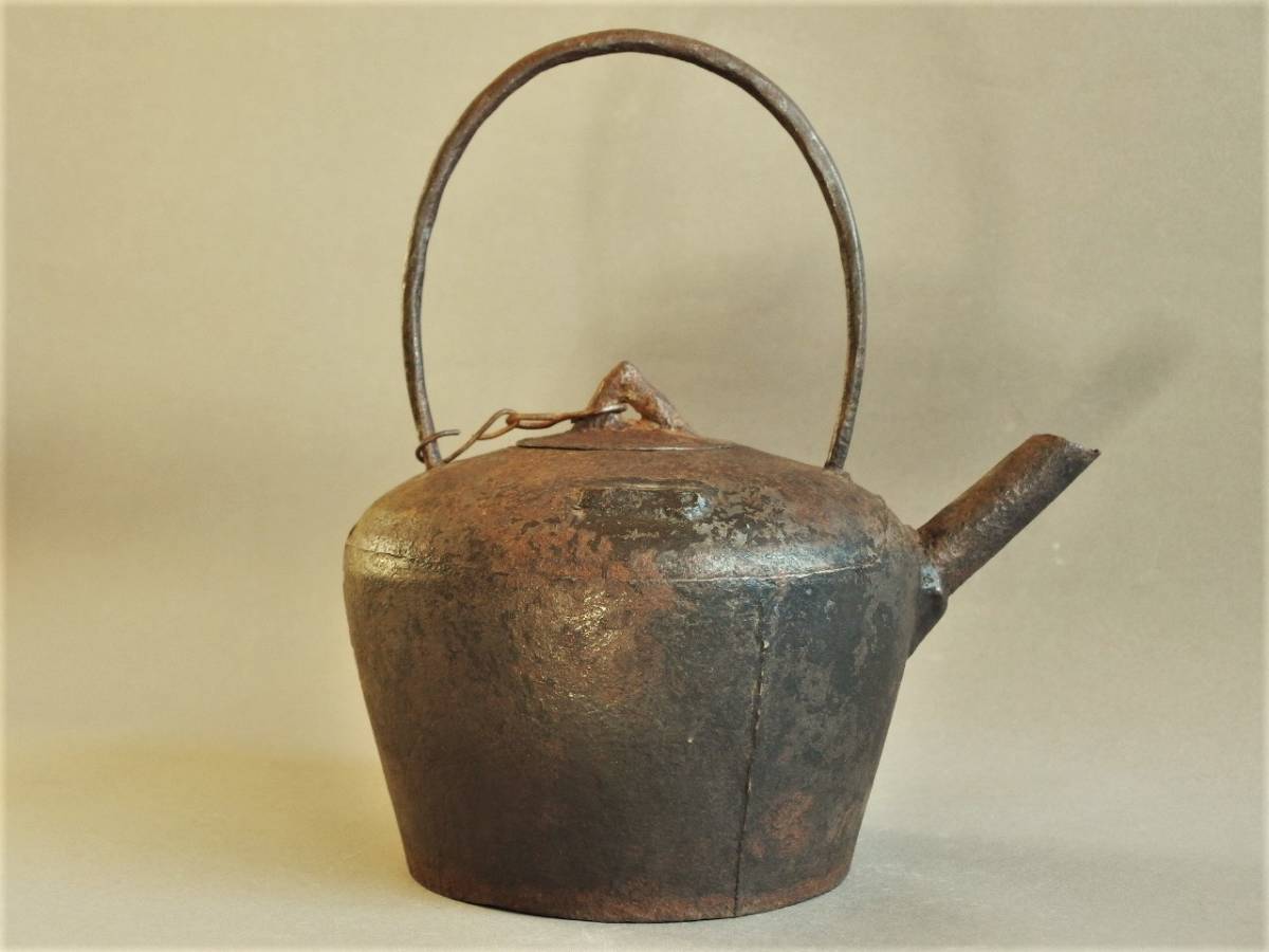 李朝の鉄瓶 アンティーク 民藝 李朝の鉄瓶 アンティーク 民藝 李朝