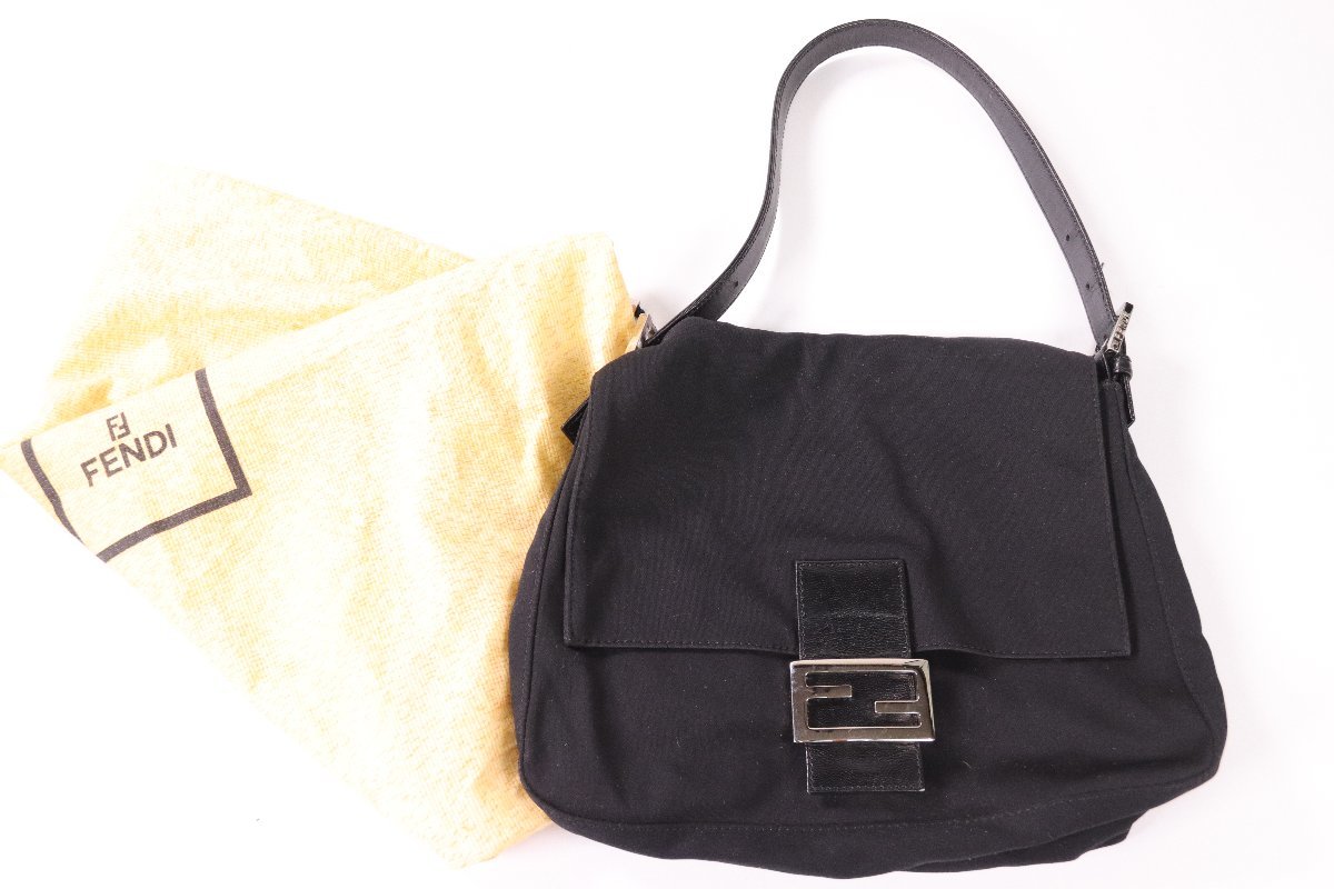 FENDI フェンディマンマバケット黒布？