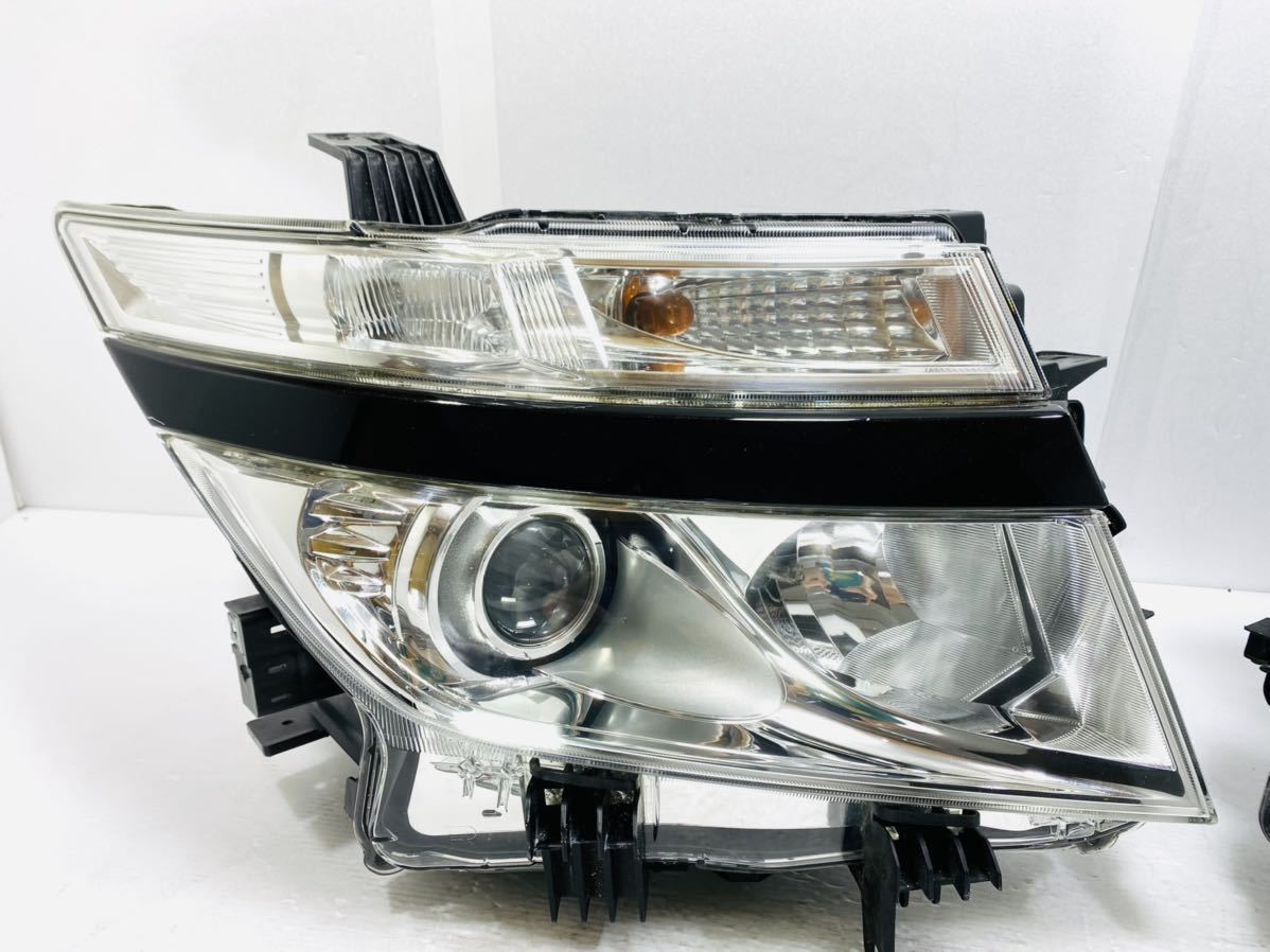 エルグランドe52ヘッドライト 左右セット エルグランド e52前期 左右セット エルグランド E52 純正 左右 HID