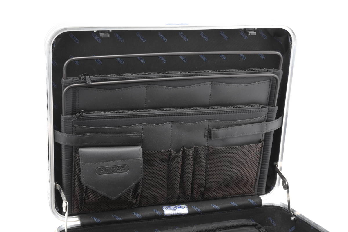 RIMOWA リモワ アタッシュケース パソコンケース 908.12 17L シルバー 