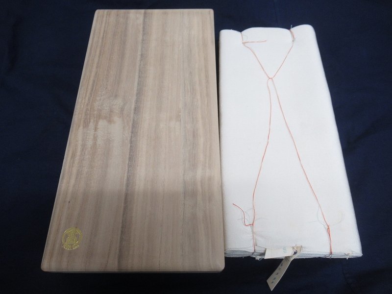 人気，得価 M4535 正絹 一越縮緬 白 着尺 生地 反物 高島屋 桐箱(女性和服、着物)｜売買されたオークション情報、yahooの商品情報をアーカイブ公開 - オークファン その他