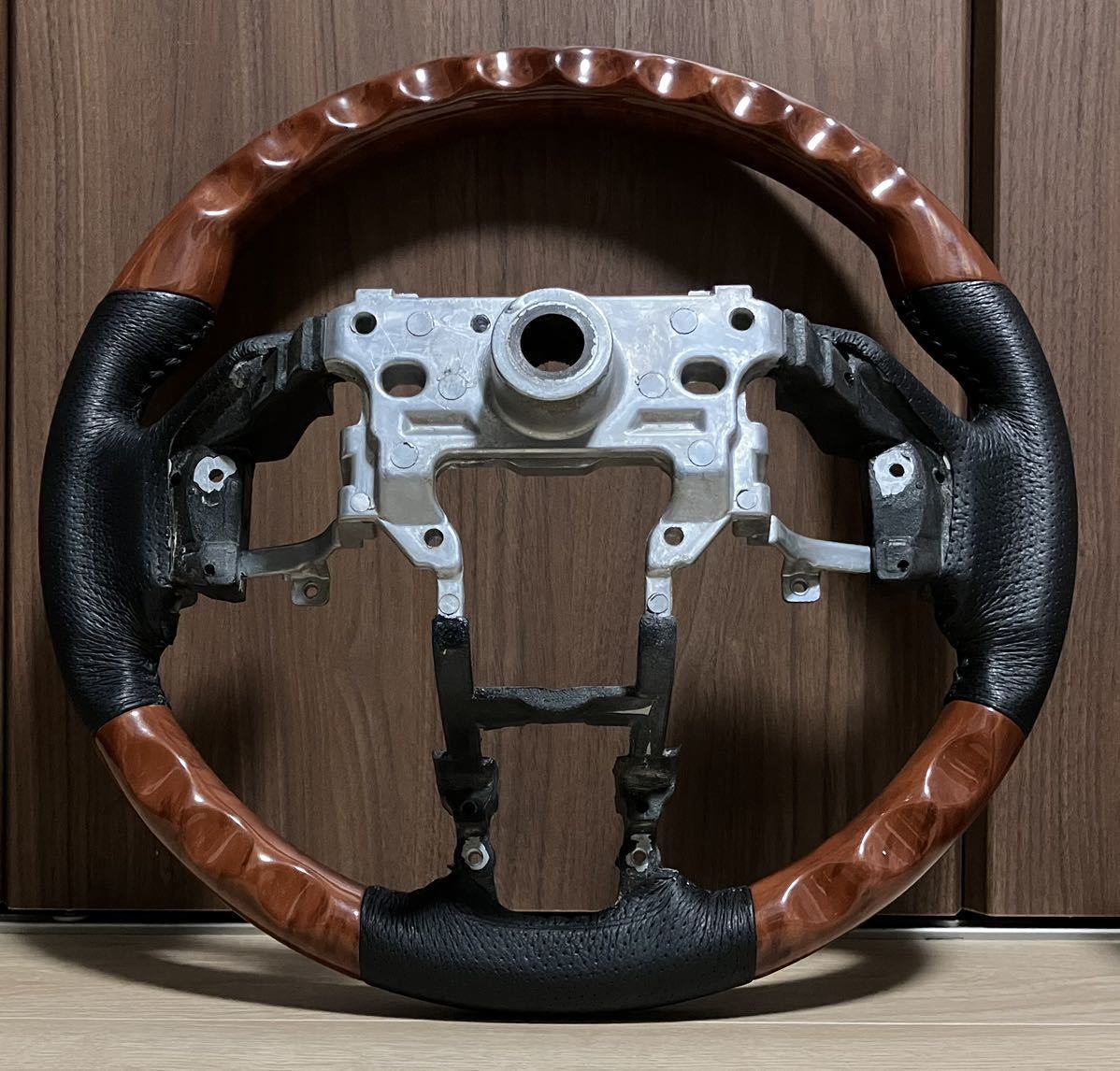ホンダ車用 ウッドコンビステアリング 茶木目/黒革 【N-BOX(JF1/2 )、N