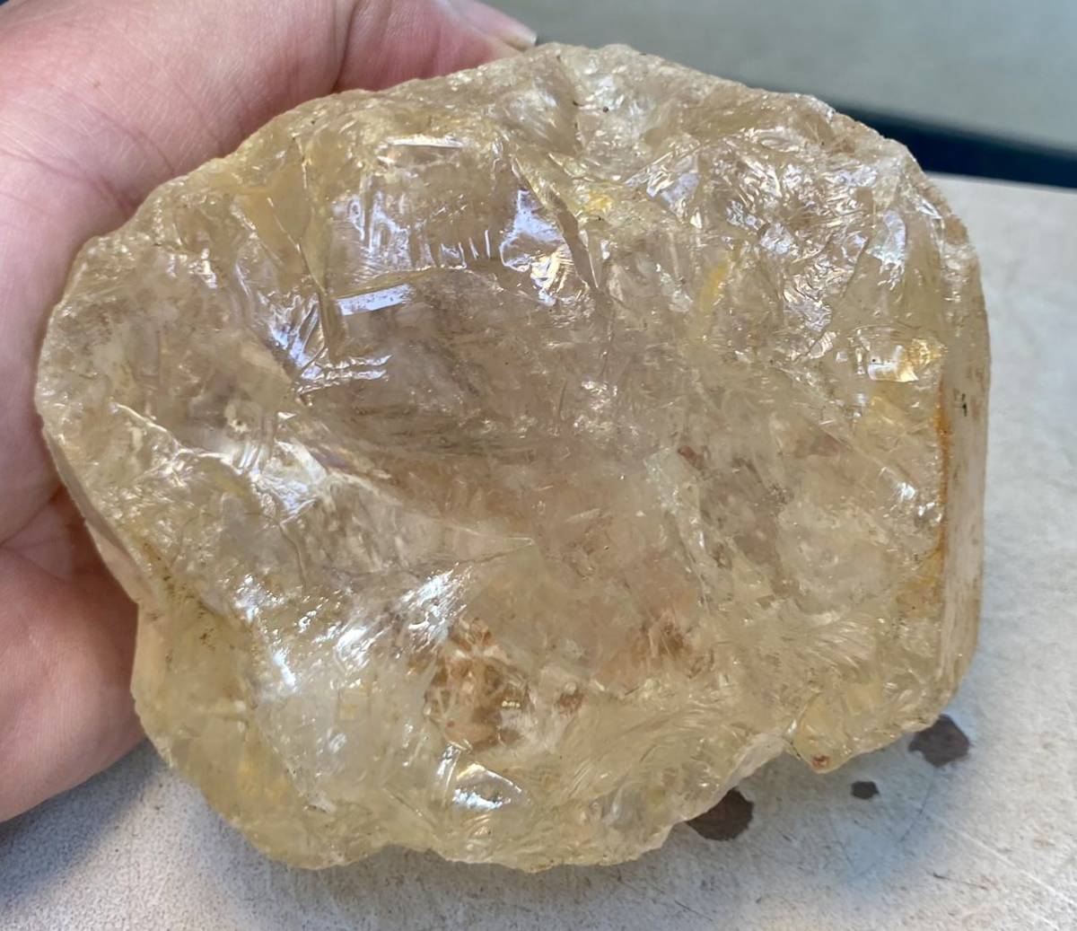 ブラジル産大きな天然水晶929g［シトリンかも？^ ^］ シトリン 