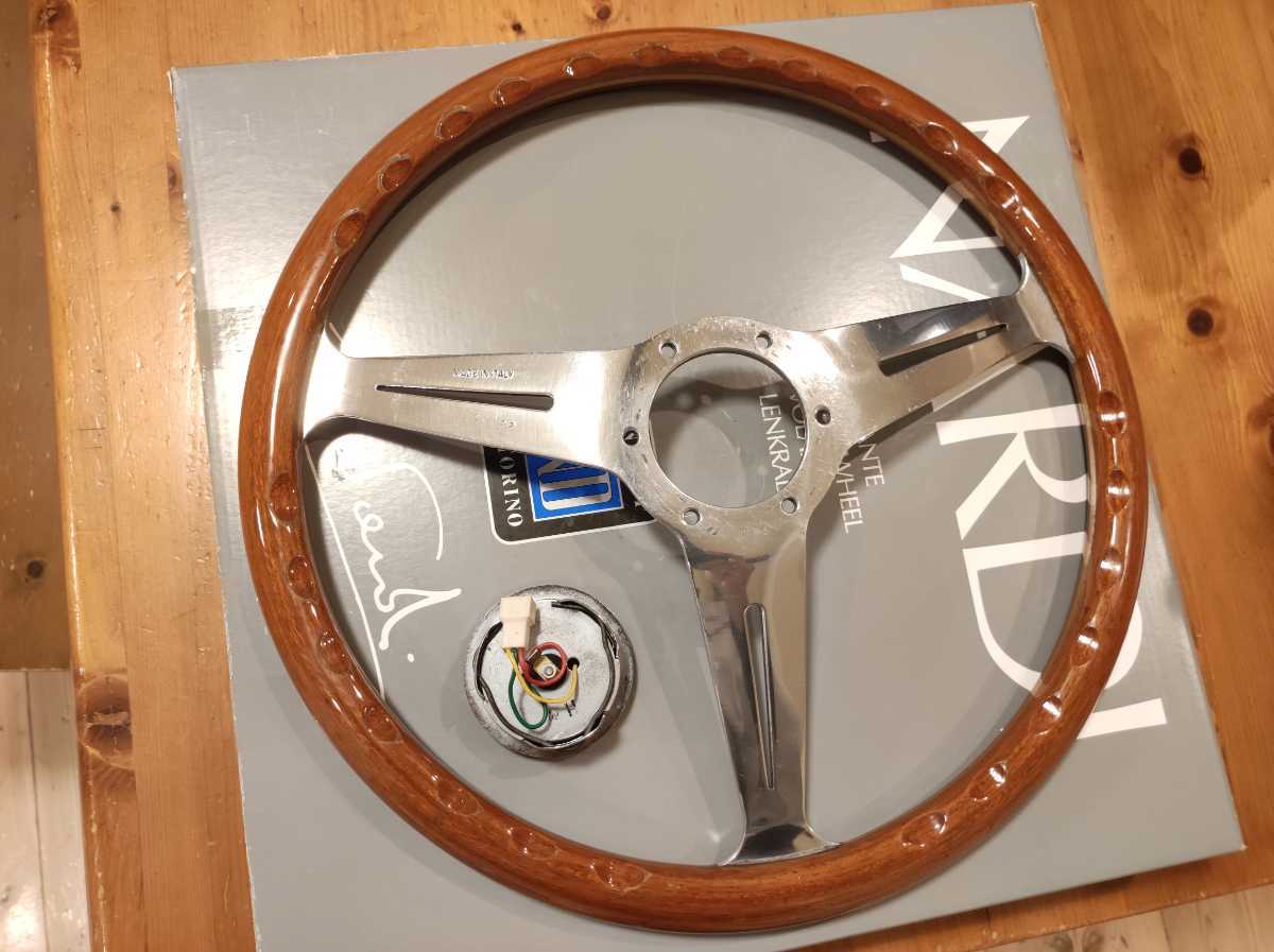 ナルディ NARDI クラシック ウッド ステアリング 36パイ ホーンボタン 