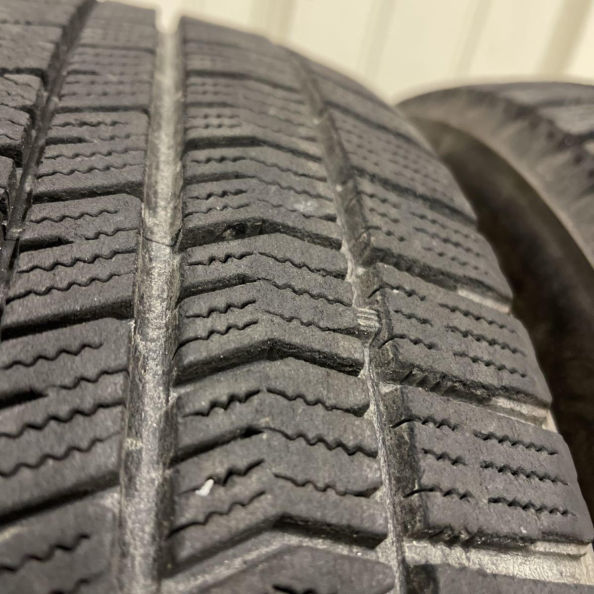 中古スタッドレスタイヤ4本セット 225/50R17 ブリヂストン BLIZZAK