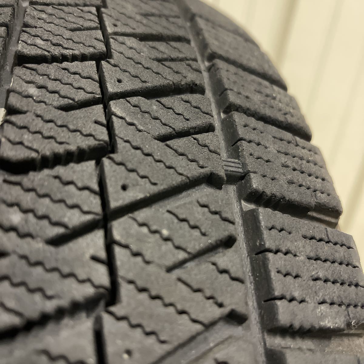 中古スタッドレスタイヤ4本セット 225/50R17 ブリヂストン BLIZZAK