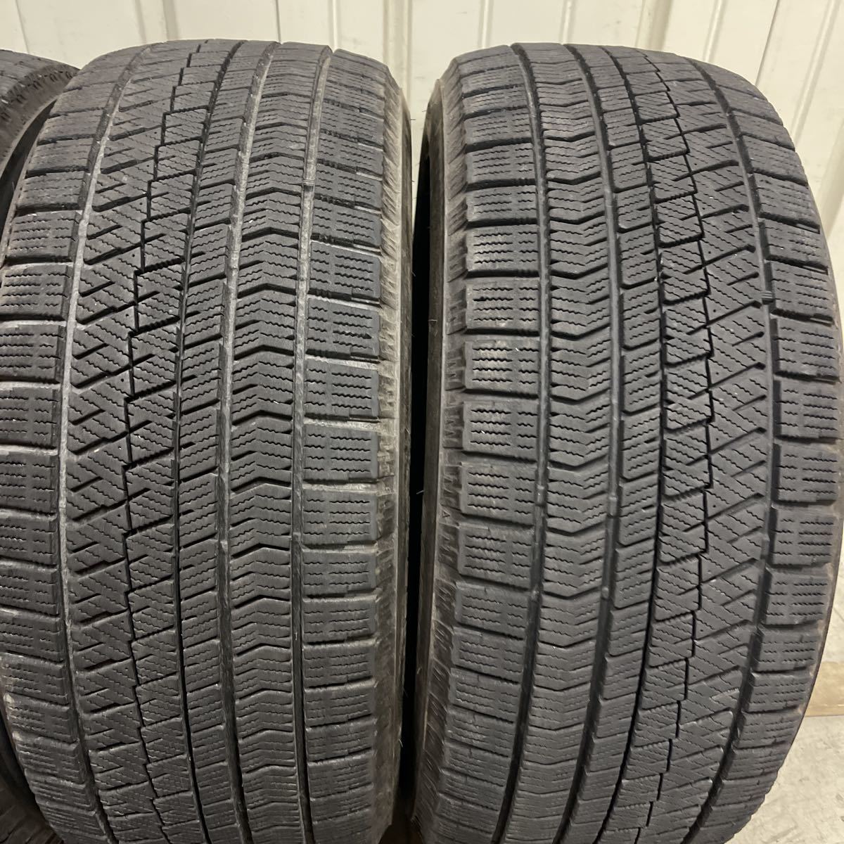 中古スタッドレスタイヤ4本セット 225/50R17 ブリヂストン BLIZZAK