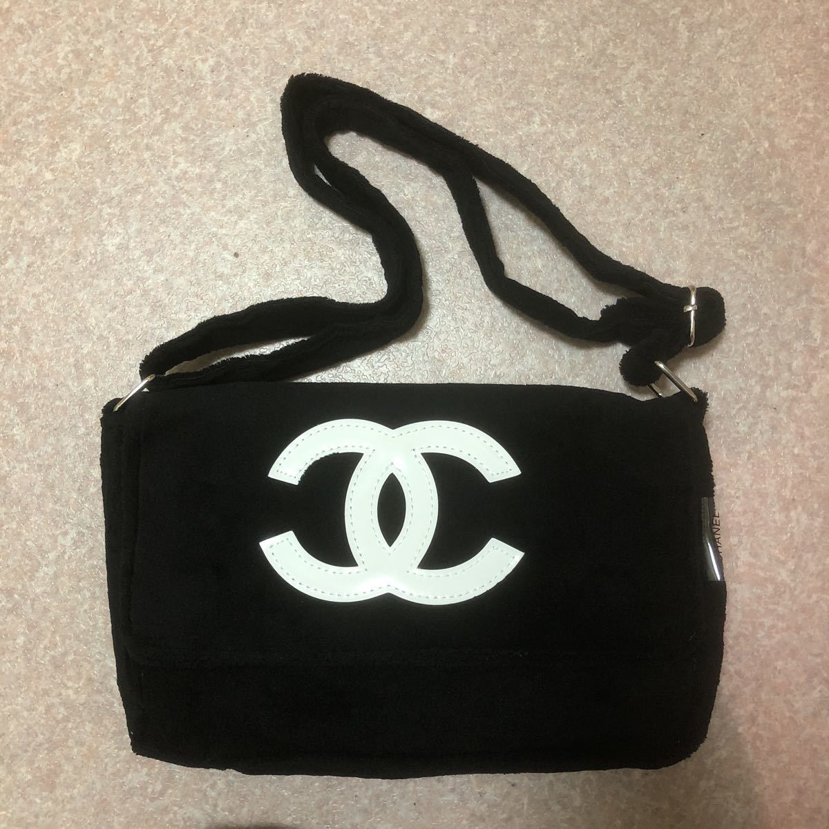 新品　未使用　CHANEL シャネル　ノベルティショルダーバッグ　　送料無料 CHANEL シャネル ノベルティ 新品未使用\u203c️ ゴールド 新品未使用♡CHANEL✨シャネル