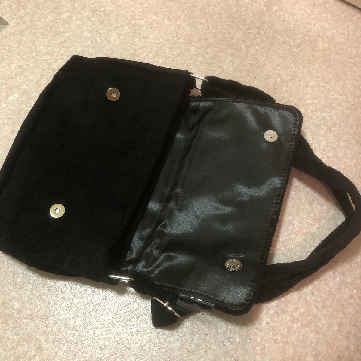 新品　未使用　CHANEL シャネル　ノベルティショルダーバッグ　　送料無料 CHANEL シャネル ノベルティ 新品未使用\u203c️ ゴールド 新品未使用♡CHANEL✨シャネル