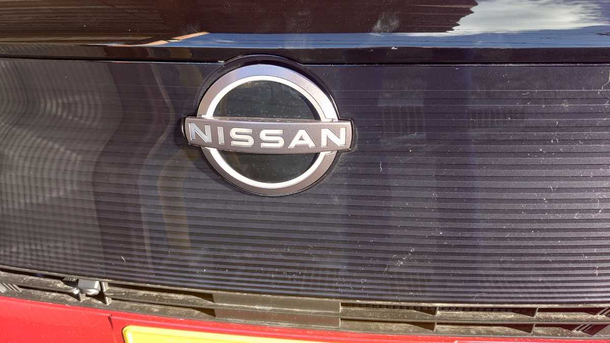 Nissan 日産サクラB6AW 純正 フロント グリル エンブレム付 日産 | サクラフロントグリルエンブレム 日産(純正) のパーツレビュー