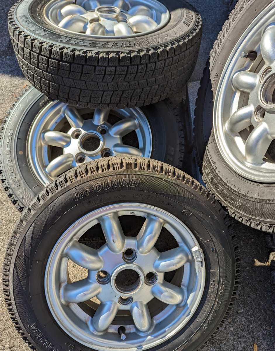 ローバーミニ用のスタッドレスタイヤ2本セットです。 momoの ローバー